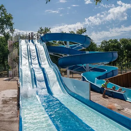 キャンプ場 Domaine De La Forge ラ・テスト・ド・ビュシュ