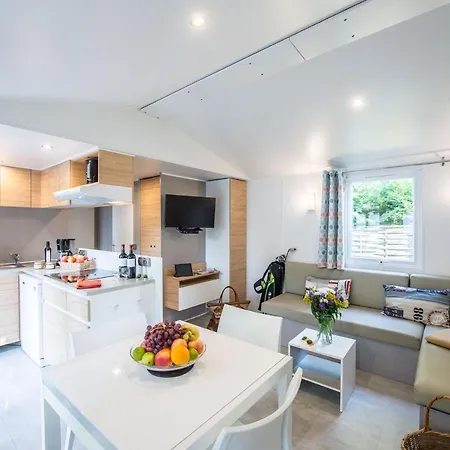 キャンプ場 Domaine De La Forge ラ・テスト・ド・ビュシュ